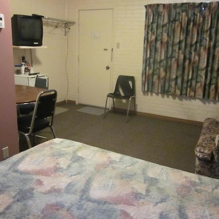 City Centre Motel Swift Current Exterior photo